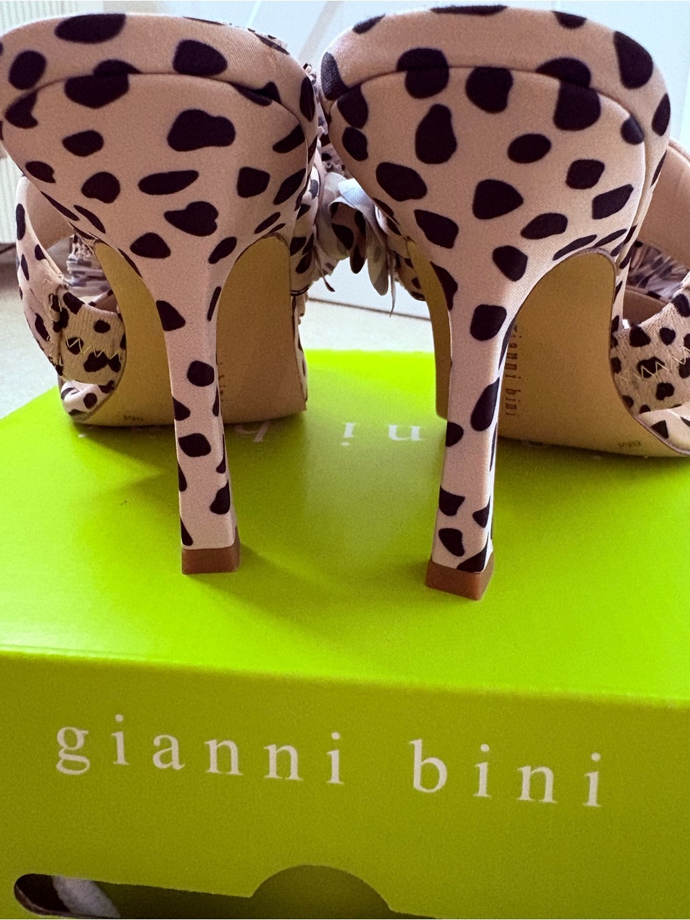 Gianni Bini Ruffle Polka Dot Floral Slide Mules - Picture 4 of 9